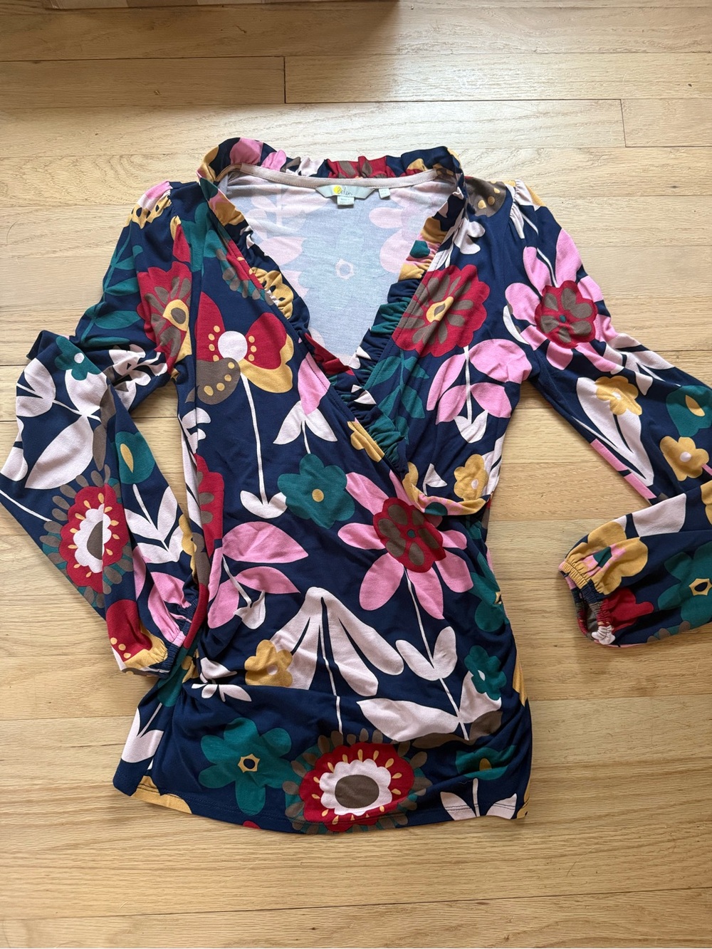 Boden Size 6 Elodie Floral V Neck Wrap Style Stretchy Blouse